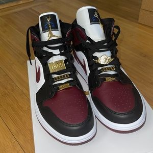 WOMENS SZ 11 Jordan 1 Mid SE Black Dark Beetroot and White-  Make an offer